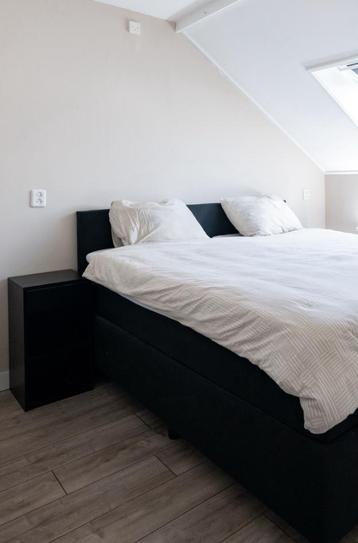 Twee Nachtkastjes /Bijzettafels -Zwart beschikbaar voor biedingen