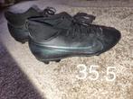 Voetbalschoenen 35.5 Nike zwart unisex ☘️, Jongen of Meisje, Schoenen, Ophalen of Verzenden, Zo goed als nieuw