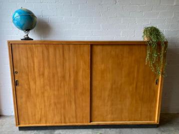 Vintage Mid-century (XL) schoolkast,schuifdeurkast,dressoir beschikbaar voor biedingen