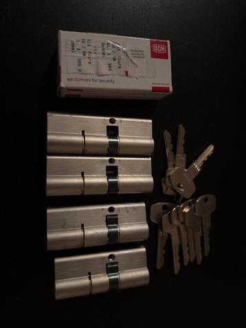 DOM Plura Cilinders - 4 stuks beschikbaar voor biedingen