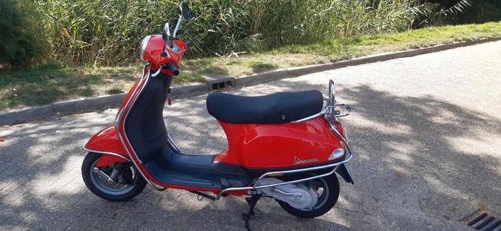 Leuke Vespa LX 2T snor scooter, Fietsen en Brommers, Scooters | Overige merken, Zo goed als nieuw, Benzine, Ophalen of Verzenden