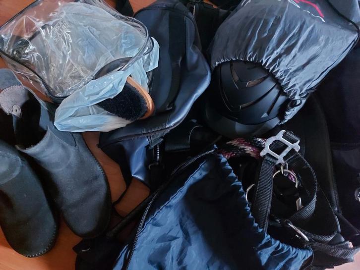 Paardrijspullen (halster, zweep, poetspullen, etc.), Dieren en Toebehoren, Paardrijkleding, Gebruikt, Dames, Overige typen, Overige soorten
