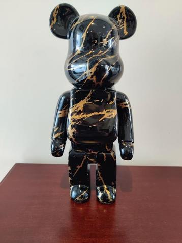 Zwarte & Gouden Bearbrick Figuur beschikbaar voor biedingen
