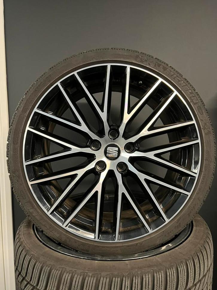 19 inch originele Seat Leon Cupra velgen met winterbanden., Auto-onderdelen, Banden en Velgen, Banden en Velgen, Winterbanden