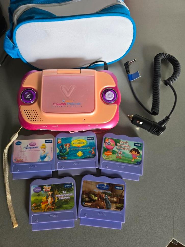 V smile V-tech Cyber Pocket + 5 spellen en autolader, Spelcomputers en Games, Spelcomputers | Overige, Gebruikt, Ophalen of Verzenden