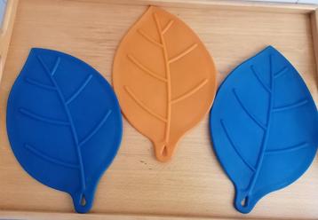 Placemats / onderleggers siliconen bladvorm 3 stuks, € 6,00 beschikbaar voor biedingen