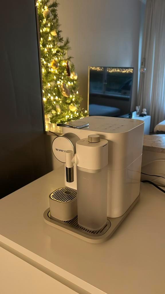 Nespresso Delonghi, Witgoed en Apparatuur, Koffiezetapparaten, Zo goed als nieuw, Koffiemachine, Ophalen