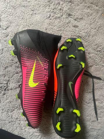 Nike Mercurial Voetbalschoenen beschikbaar voor biedingen