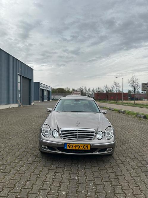 Mercedes E-Klasse 3.5 E350 Sedan AUT 2005 Grijs, Auto's, Mercedes-Benz, Particulier, E-Klasse, Airbags, Airconditioning, Bluetooth