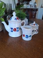 Theepot suikerpot en melkkannetje  boerenbont, Overige typen, Nieuw, Ophalen of Verzenden, Aardewerk