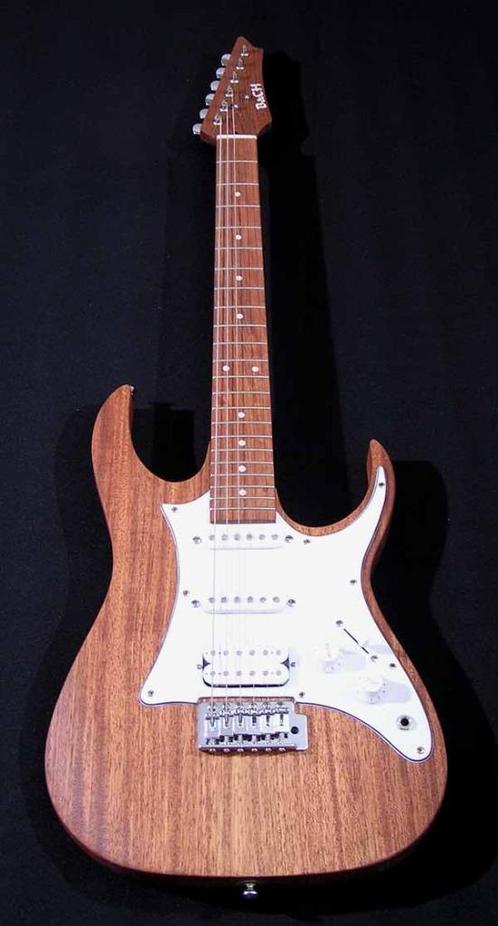 Super Stratocaster van massief Mahonie Nieuw!!, Muziek en Instrumenten, Snaarinstrumenten | Overige, Nieuw, Overige typen, Ophalen