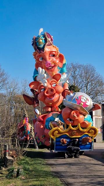 Onderdelen Carnavalswagen  beschikbaar voor biedingen