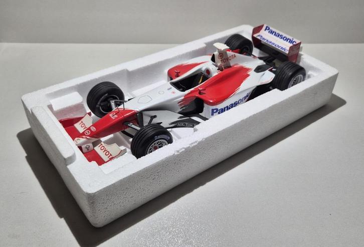 F1 Toyota TF102 Promotional Showcar Limited Edition 1/18, Hobby en Vrije tijd, Modelauto's | 1:18, Zo goed als nieuw, Auto, MiniChamps