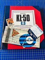 Boek Koninklijke Luchtvaart Maatschappij Vlucht KL-50 KLM, Verzamelen, Luchtvaart en Vliegtuigspotten, Ophalen of Verzenden, Gebruikt