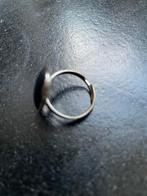 Zwarte Ring - Verstelbaar, Sieraden, Tassen en Uiterlijk, Ringen, Gebruikt, Zwart, Ophalen of Verzenden, 17 tot 18