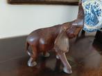 Houten Palissander Olifant Beeld, Antiek en Kunst, Kunst | Beelden en Houtsnijwerken, Ophalen of Verzenden
