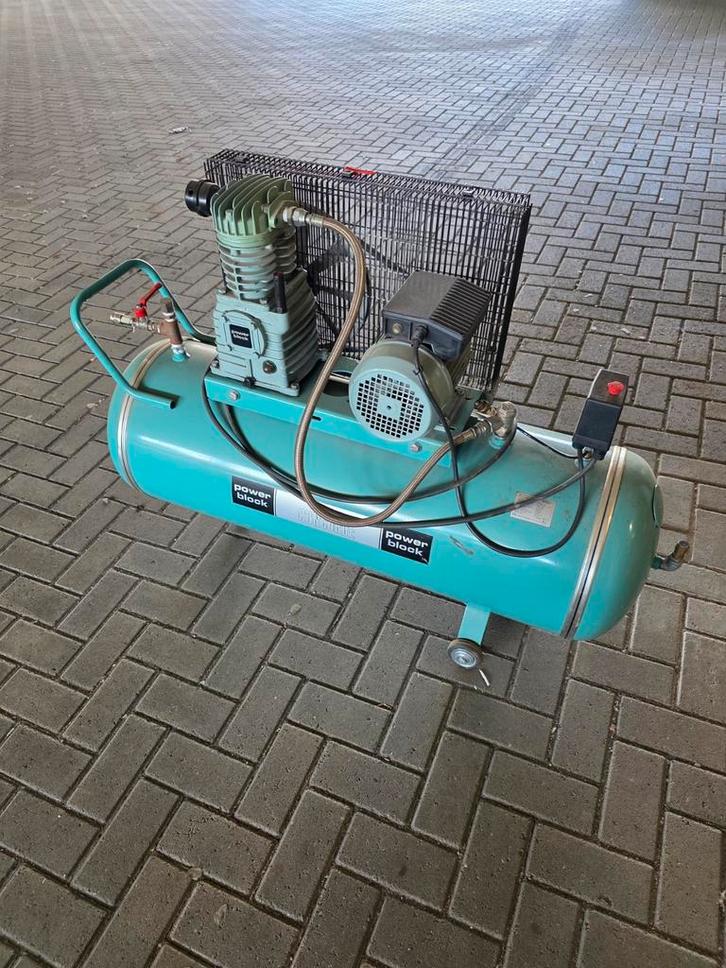 Compressor 150L 220v  + Luchtslang, Doe-het-zelf en Verbouw, Compressors, Gebruikt, 100 liter of meer, Mobiel, Ophalen