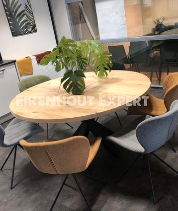Ronde Ovale Eiken Tafel Eettafel Boomstamtafel Massief Eiken beschikbaar voor biedingen