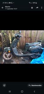 Voor onderdeelen, Fietsen en Brommers, Scooters | Overige merken, Ophalen of Verzenden, Benzine