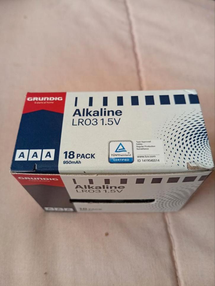 Grundig Alkaline Batterijen AAA en AA nieuw in 18-packs, Audio, Tv en Foto, Accu's en Batterijen, Nieuw, Ophalen of Verzenden
