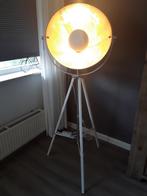 Staande industriële driepoot vloerlamp, 150 tot 200 cm, Metaal, Zo goed als nieuw, Ophalen