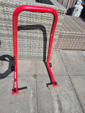 Paddockstand Paddock stand standaard voorwiel beschikbaar voor biedingen