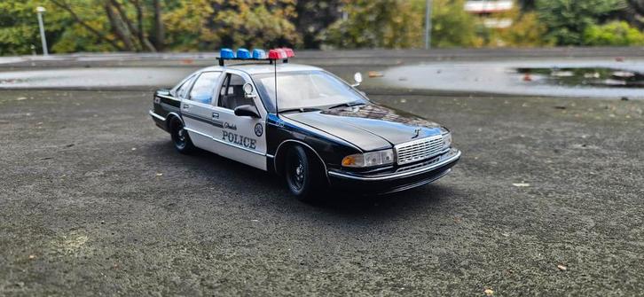 1:18 Chevrolet caprice Glendale Police UT Models, Hobby en Vrije tijd, Modelauto's | 1:18, Zo goed als nieuw, Auto, Overige merken