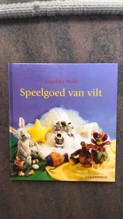 A. Wolk - Speelgoed van vilt, Boeken, Hobby en Vrije tijd, Zo goed als nieuw, Ophalen of Verzenden