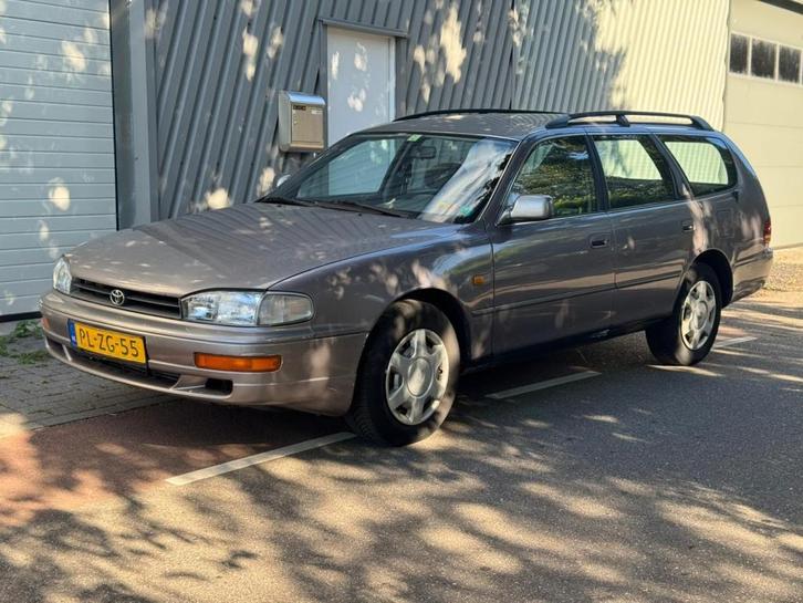 Toyota Camry 2.2I Gl Customwagon 2.2 GLi (bj 1996), Auto's, Oldtimers, Bedrijf, Te koop, Toyota, Benzine, Stationwagon, Handgeschakeld