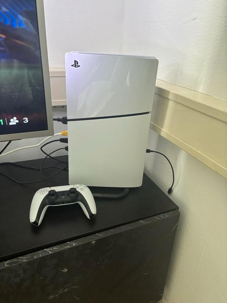 PS5 Slim + 2 Controllers + Headset + Garantie!, Spelcomputers en Games, Spelcomputers | Sony PlayStation 5, Zo goed als nieuw