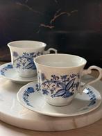 Vintage Walbrzych porseleinen kop en schotel – Blue Onion, Ophalen of Verzenden, Zo goed als nieuw, Porselein, Kop en/of schotel