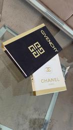 Design Boeken: Givenchy & Chanel, Huis en Inrichting, Ophalen, Zo goed als nieuw