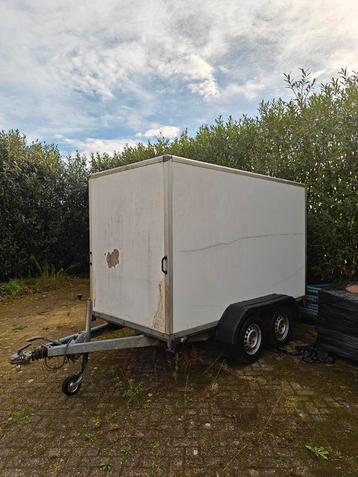 Te koop Saris gesloten aanhanger beschikbaar voor biedingen