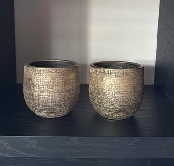 Bloempot goud-zwart 2x met inlay beschikbaar voor biedingen