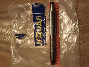 NOS Quaife 6 speed main shaft Norton AMC beschikbaar voor biedingen