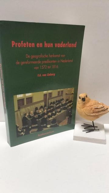 Lieburg, F.A. van; Profeten en hun vaderland beschikbaar voor biedingen