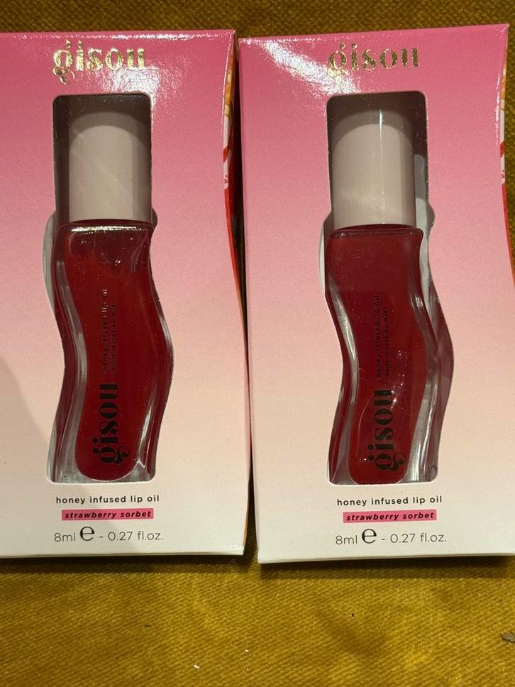 Gisou Honey Infused Lip Oil in Strawberry Sorbet, 8ml, Sieraden, Tassen en Uiterlijk, Uiterlijk | Gezichtsverzorging, Nieuw, Lippen