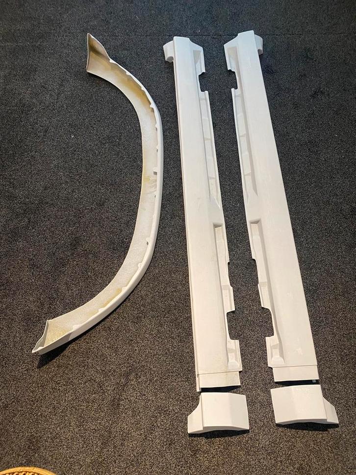 Volvo v50 R-design spoiler voorbumper + side skirts, Auto-onderdelen, Carrosserie en Plaatwerk, Bumper, Volvo, Voor, Nieuw, Ophalen