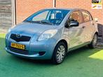 Toyota Yaris 1.3 VVTi Terra NIEUWE APK, Voorwielaandrijving, Stof, Gebruikt, Zwart