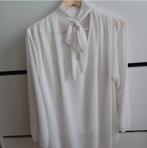Z.g.a.n witte blouse/top met strikkraag 1x gedragen M/L, Ophalen of Verzenden, Zo goed als nieuw, Maat 42/44 (L), Wit