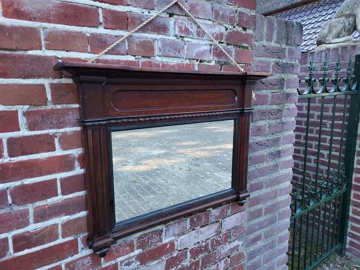 Antieke houten spiegel, fraai bewerkte lijst., Antiek en Kunst, Antiek | Spiegels, 50 tot 100 cm, Minder dan 100 cm, Rechthoekig