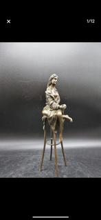 Bronzen dame op barkruk  27 cm, Ophalen of Verzenden