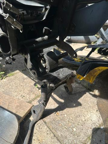 2 x swingarm frame beschikbaar voor biedingen