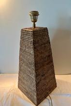 Grote birma riet / birmariet lamp / rattan tafellamp, Huis en Inrichting, Lampen | Tafellampen, Ophalen of Verzenden, Zo goed als nieuw