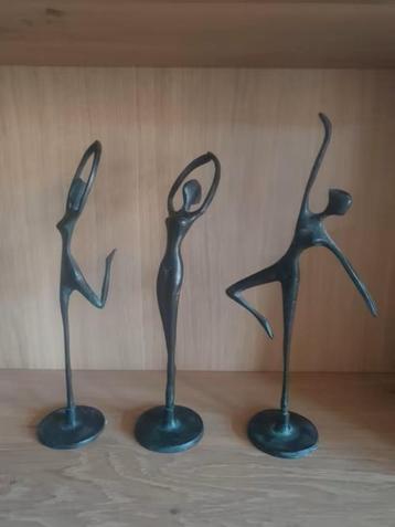3 beeldjes brons balletdanseres `Bodrul Khalique (1978-2013) beschikbaar voor biedingen