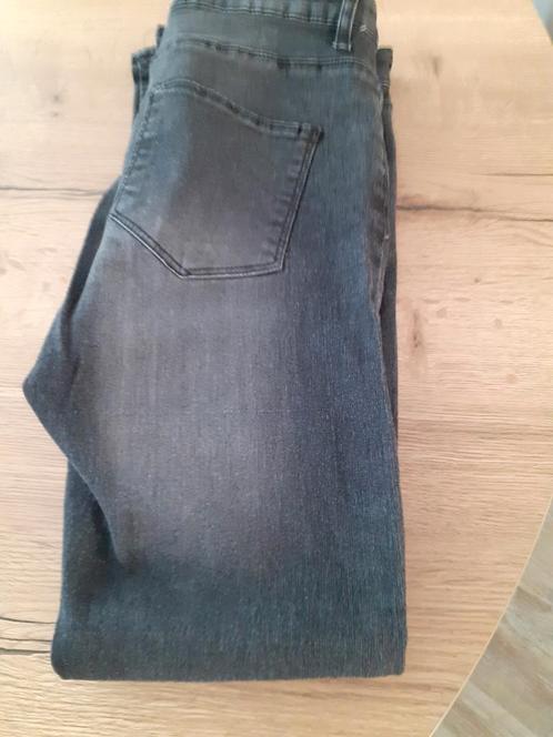 Zwarte Dames Spijkerbroek Maat L, Kleding | Dames, Spijkerbroeken en Jeans, Zo goed als nieuw, W33 - W36 (confectie 42/44), Zwart