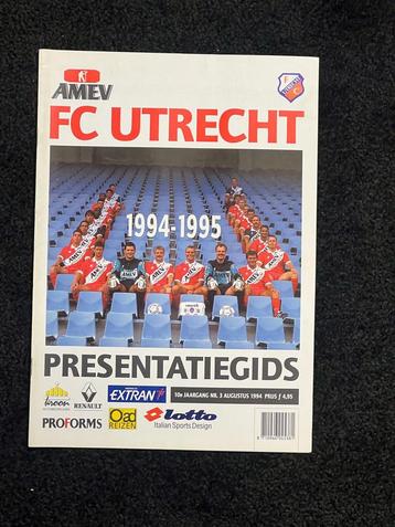 FC UTRECHT presentatie gidsen diverse seizoenen. €2,50 p/s