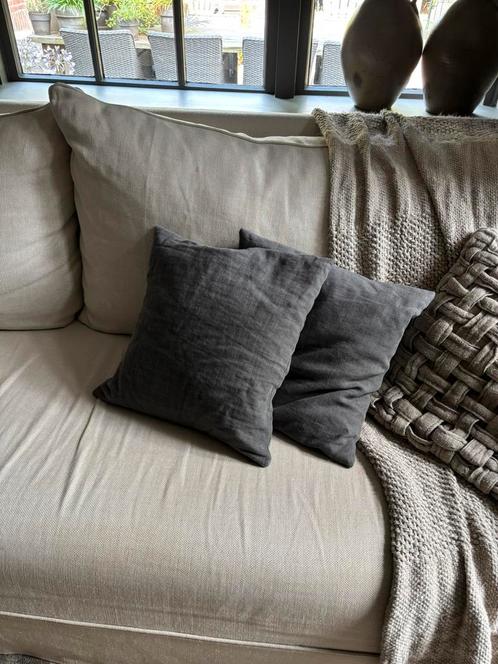 2 veren kussens 40x40 met grijze linnen hoes Hoffz, Huis en Inrichting, Woonaccessoires | Kussens, Zo goed als nieuw, Grijs, Vierkant
