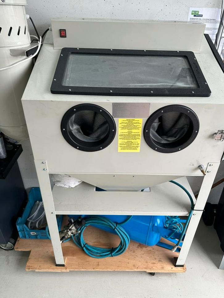 Straal cabine 220L met afzuiging en drukvat 100L, Doe-het-zelf en Verbouw, Gereedschap | Overige machines, Zo goed als nieuw, Ophalen