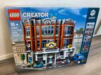 LEGO 10264 Corner Garage / Garage op de Hoek Nieuw in doos, Kinderen en Baby's, Speelgoed | Duplo en Lego, Nieuw, Complete set